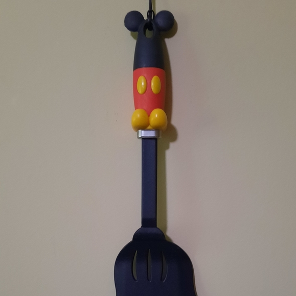 Disney Mickey Mouse Hand Spatula - Picture 4 of 6